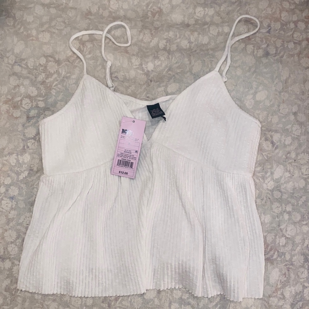 TAGS STILL ON WHITE FLOWY TANK